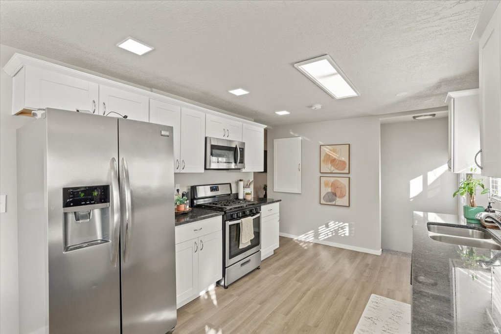 413 N PARKWAY AVE Tooele, UT 84074