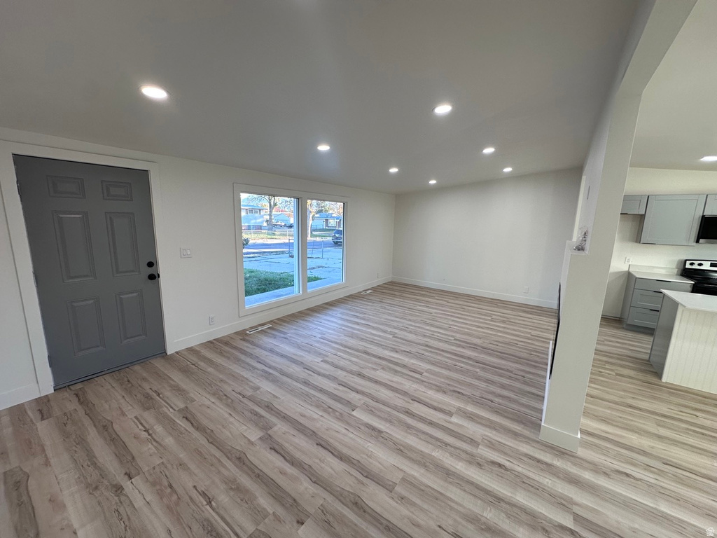 2171 W KIRKHAM WAY Taylorsville, UT 84129