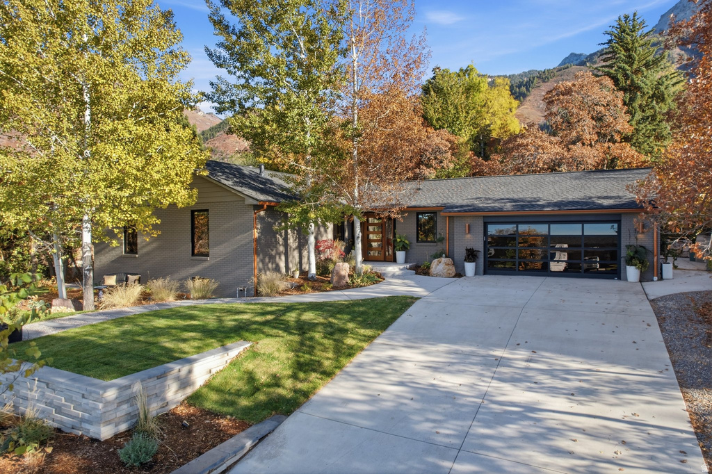 Photo 2 for MLS #2120786 at 3936 E Viewcrest Dr