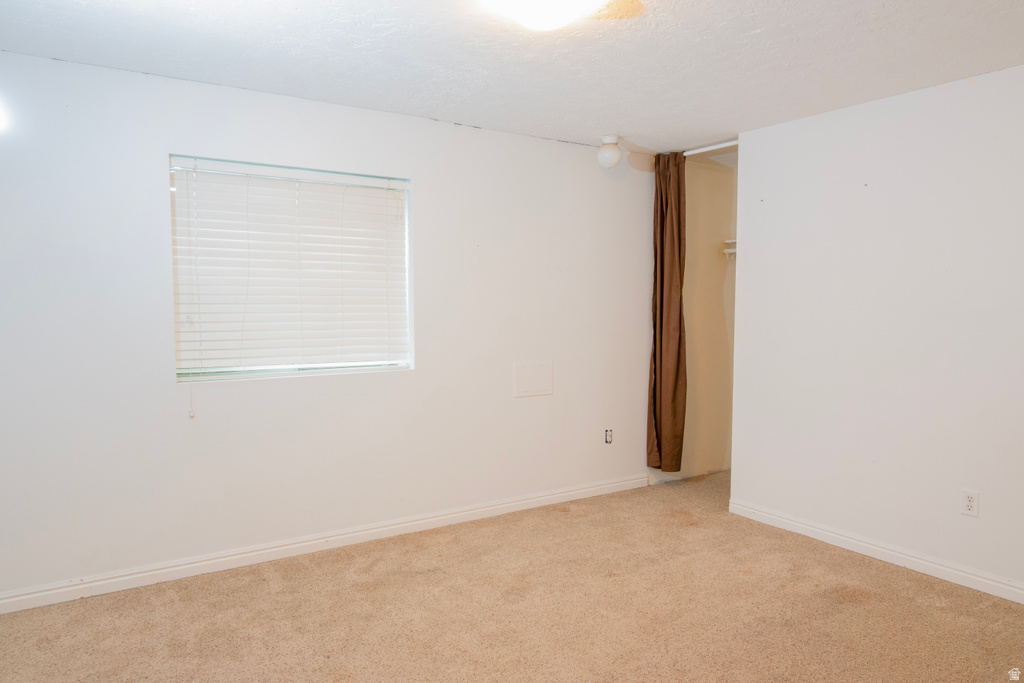 5466 W TICKLEGRASS RD West Jordan, UT 84084