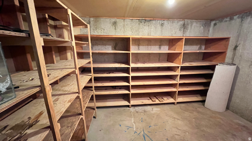 1284 E 2500 N North Ogden, UT 84414