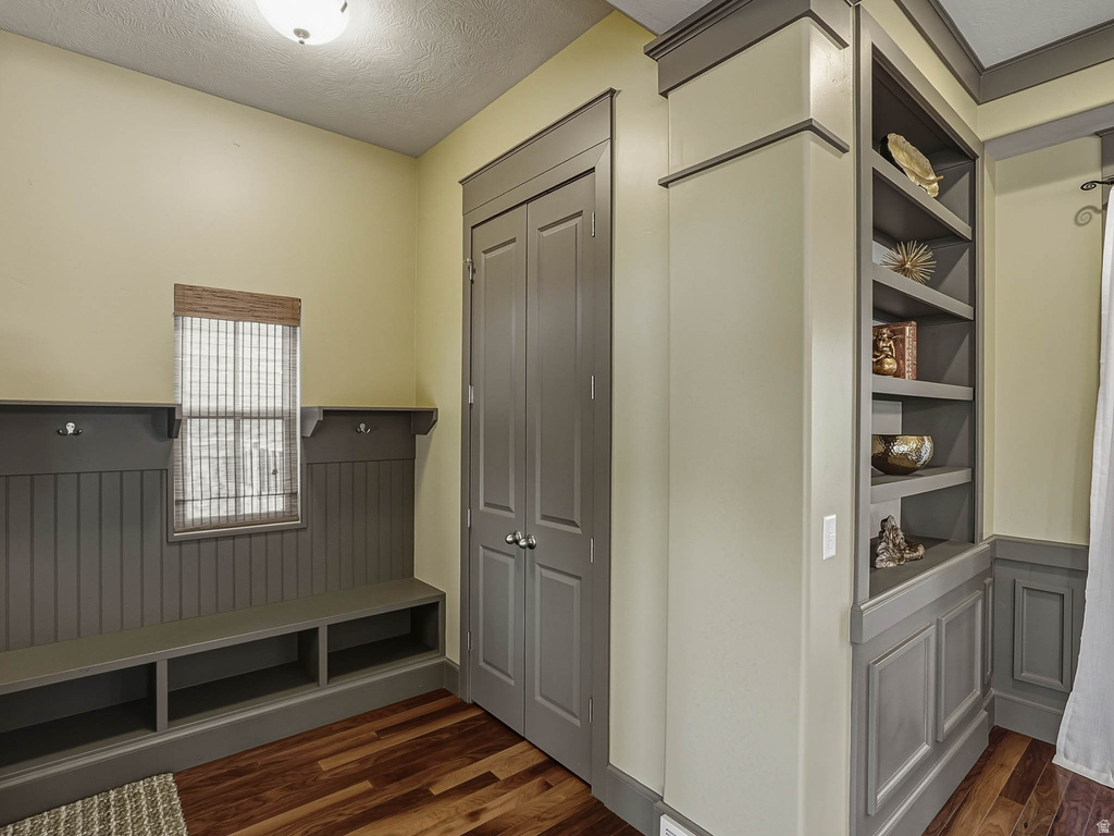 10566 S LAKE AVE South Jordan, UT 84009