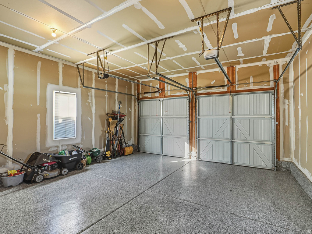 10566 S LAKE AVE South Jordan, UT 84009