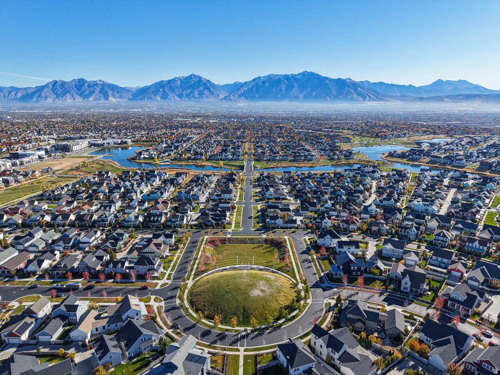 10566 S LAKE AVE South Jordan, UT 84009