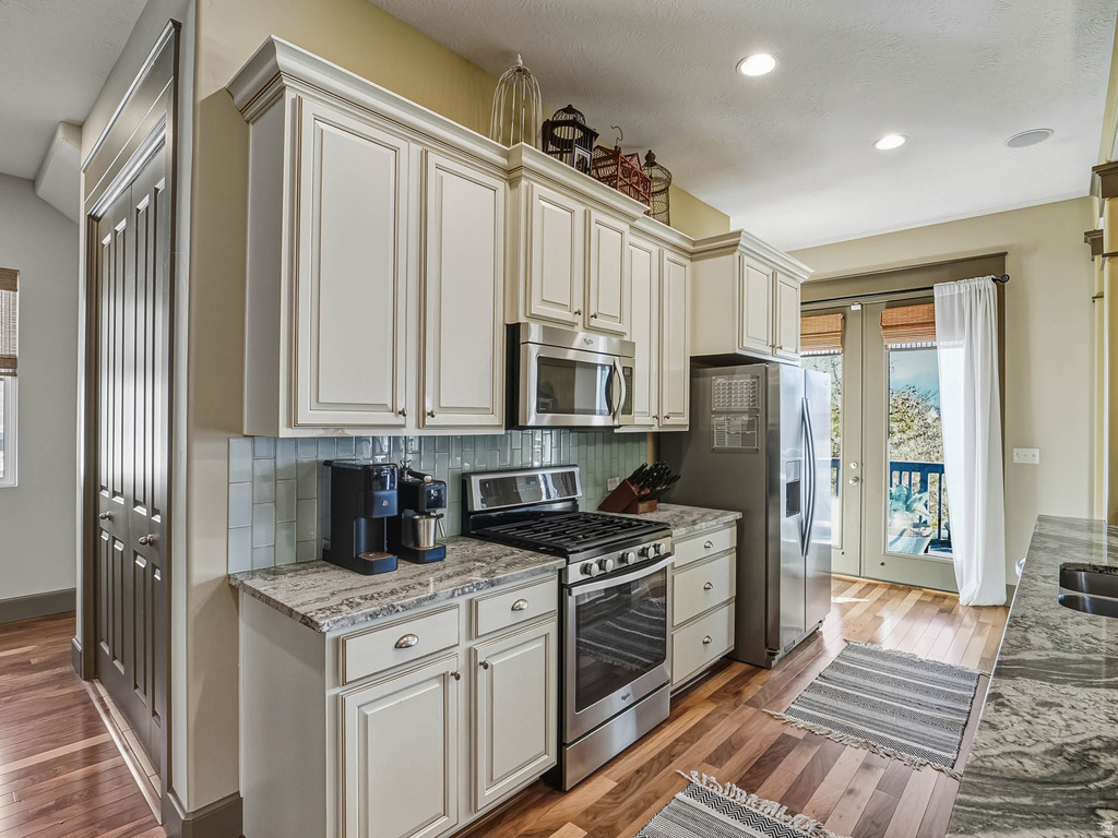 10566 S LAKE AVE South Jordan, UT 84009