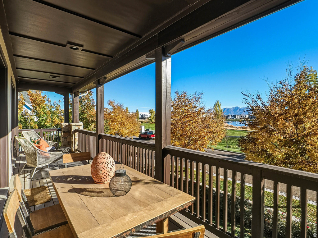 10566 S LAKE AVE South Jordan, UT 84009