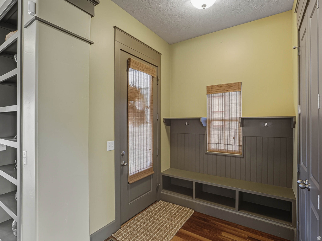 10566 S LAKE AVE South Jordan, UT 84009