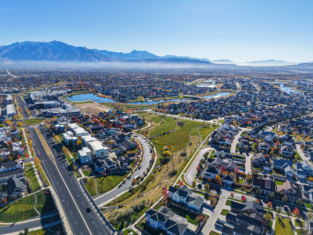 10566 S LAKE AVE South Jordan, UT 84009