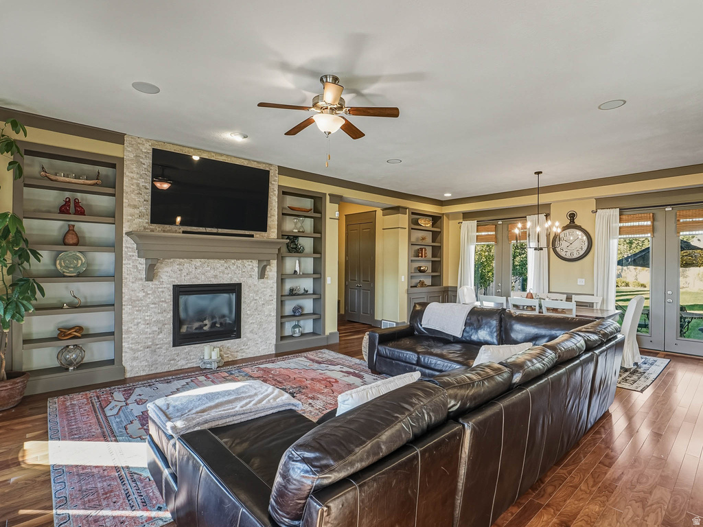 10566 S LAKE AVE South Jordan, UT 84009