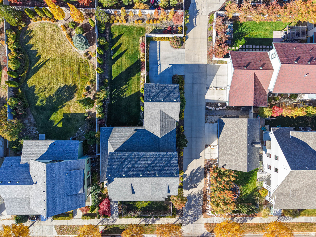 10566 S LAKE AVE South Jordan, UT 84009