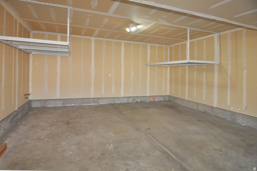 935 LONGLEAF DR North Salt Lake, UT 84054