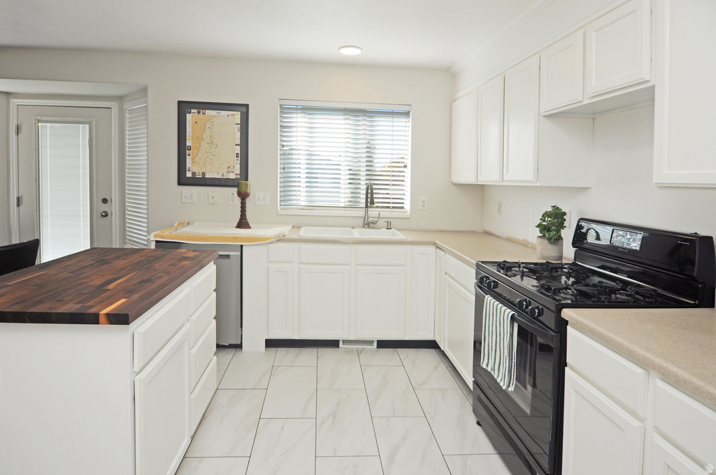 935 LONGLEAF DR North Salt Lake, UT 84054