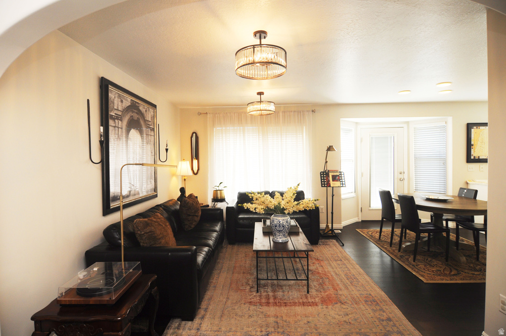 935 LONGLEAF DR North Salt Lake, UT 84054