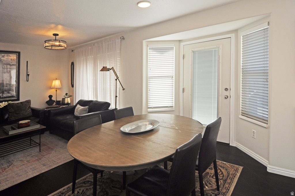 935 LONGLEAF DR North Salt Lake, UT 84054