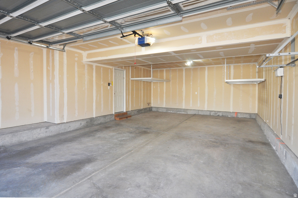 935 LONGLEAF DR North Salt Lake, UT 84054