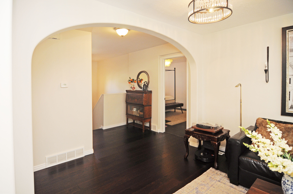 935 LONGLEAF DR North Salt Lake, UT 84054