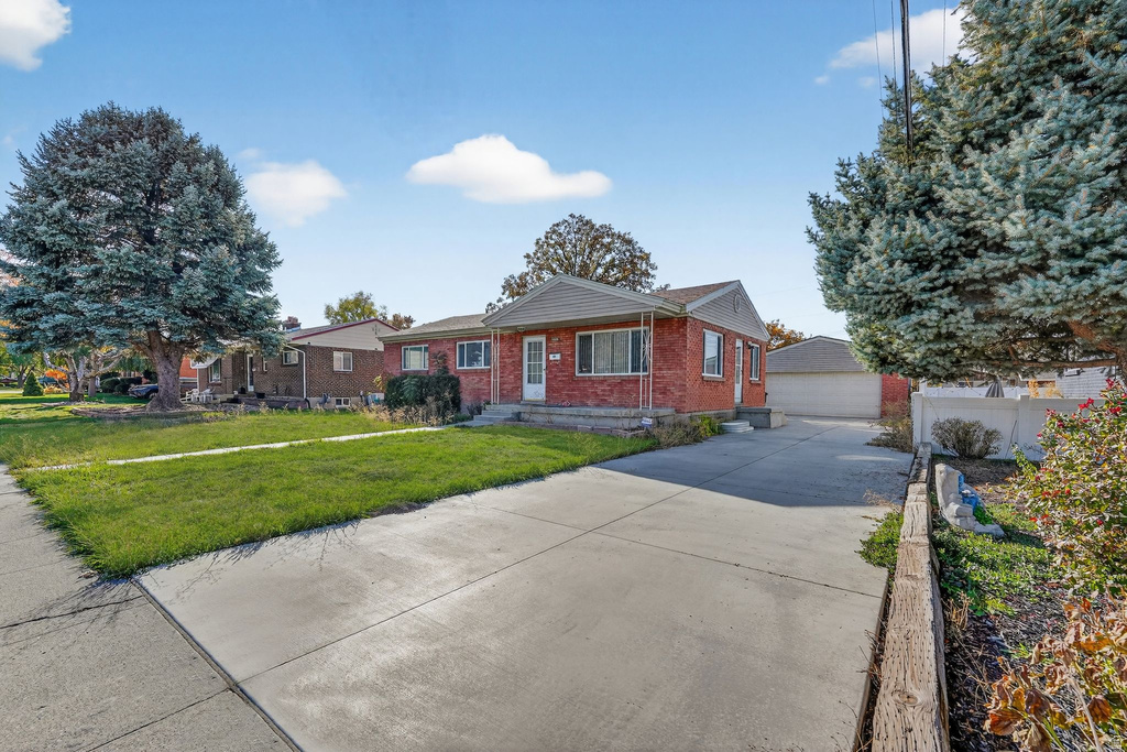 5888 S SAGEWOOD Murray, UT 84107