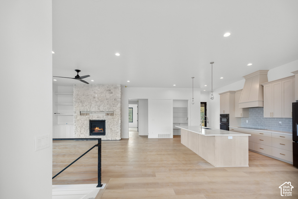 931 BLUE SAGE DR photo 3