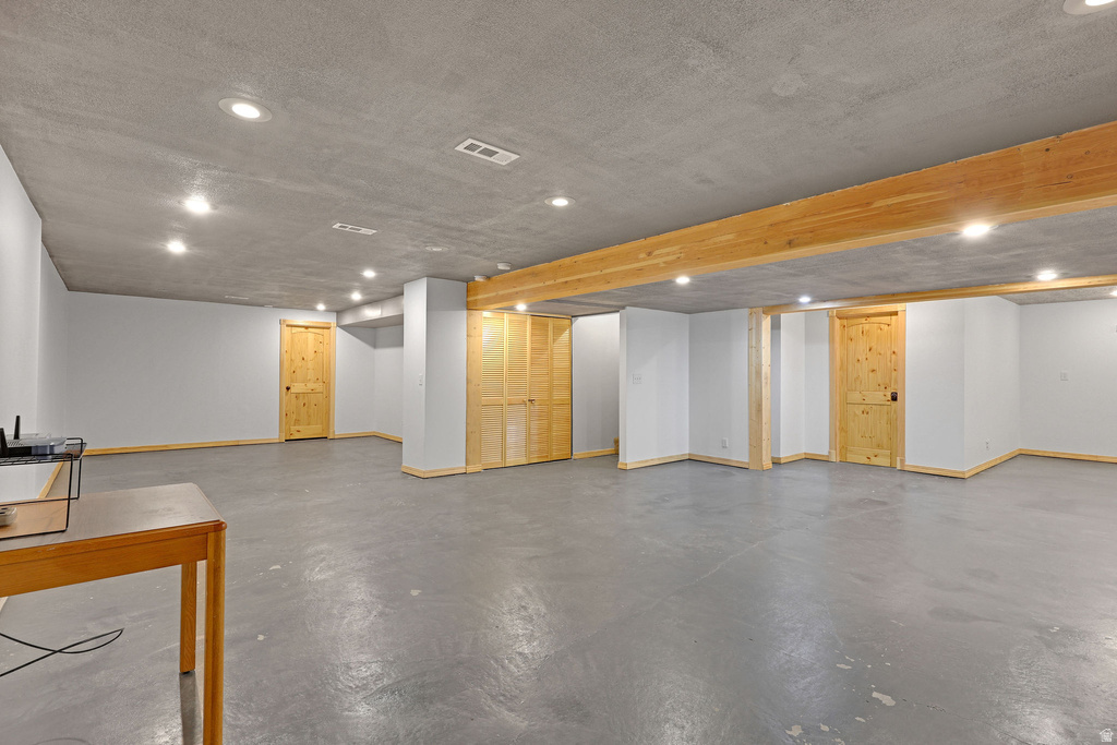 889 E BEN LOMOND AVE South Ogden, UT 84403