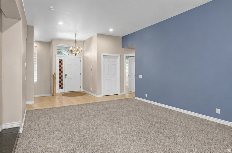 889 E BEN LOMOND S AVE photo 3
