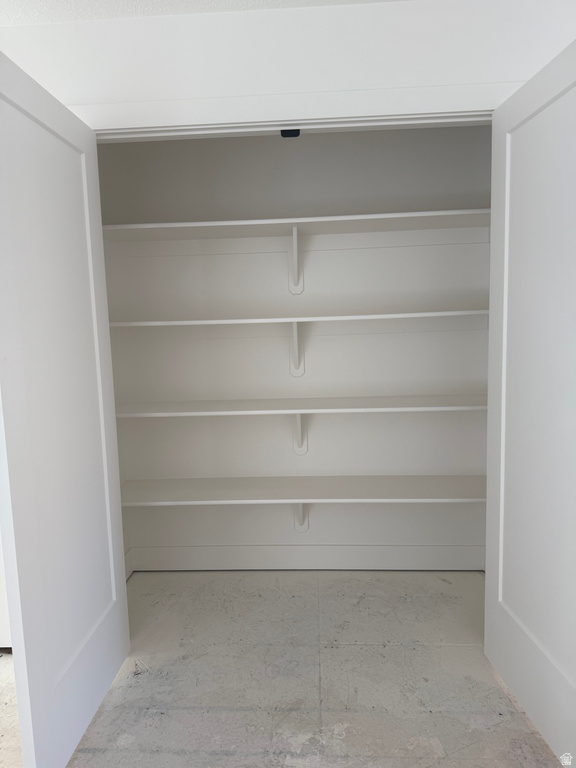 295 E 300 S Santaquin, UT 84655