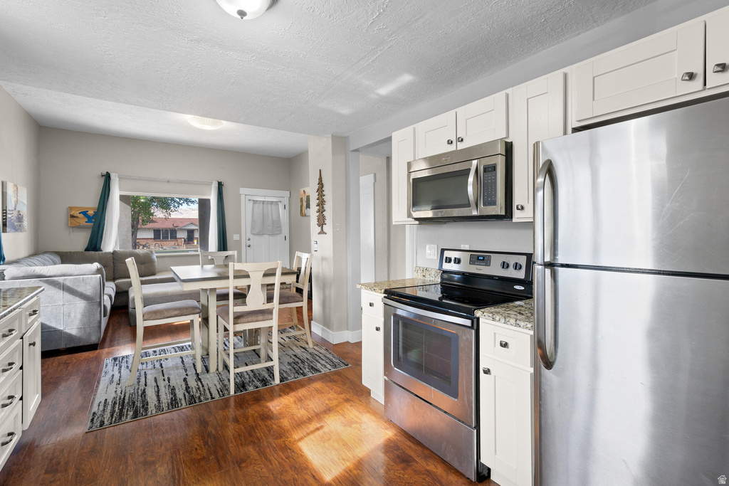 180 N 200 E Mona, UT 84645