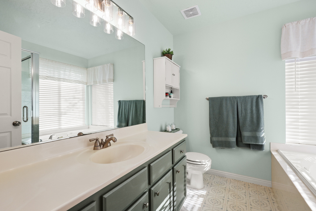 2835 W 4200 S Roy, UT 84067