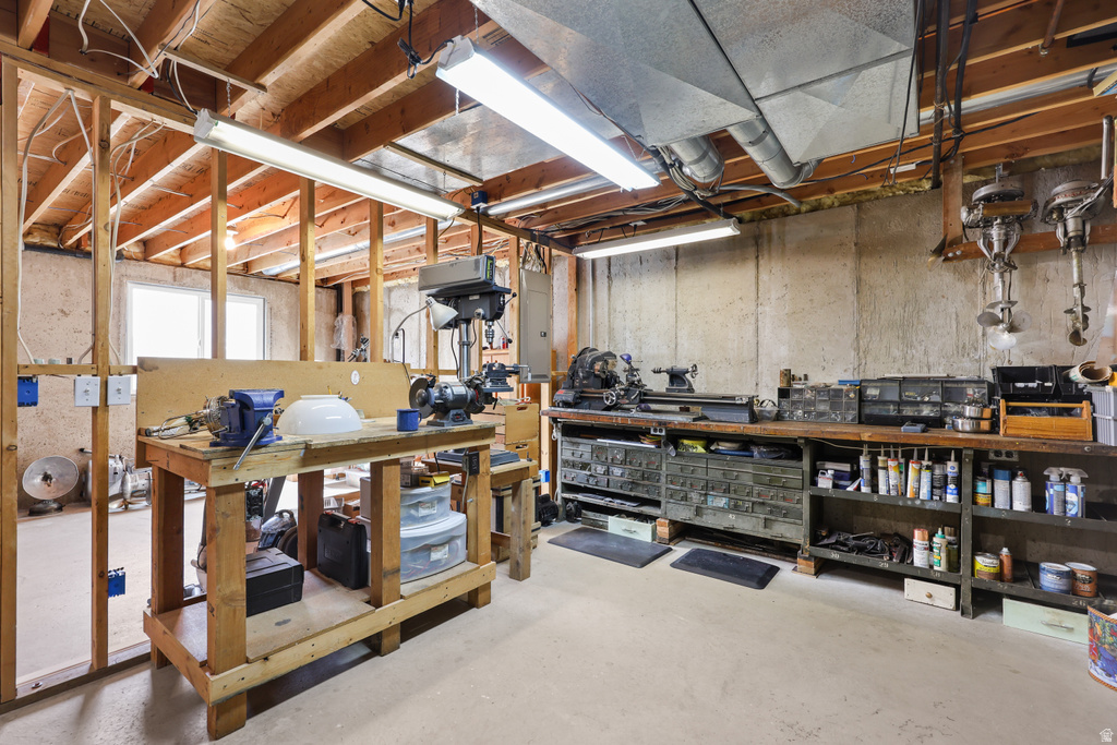 2835 W 4200 S Roy, UT 84067