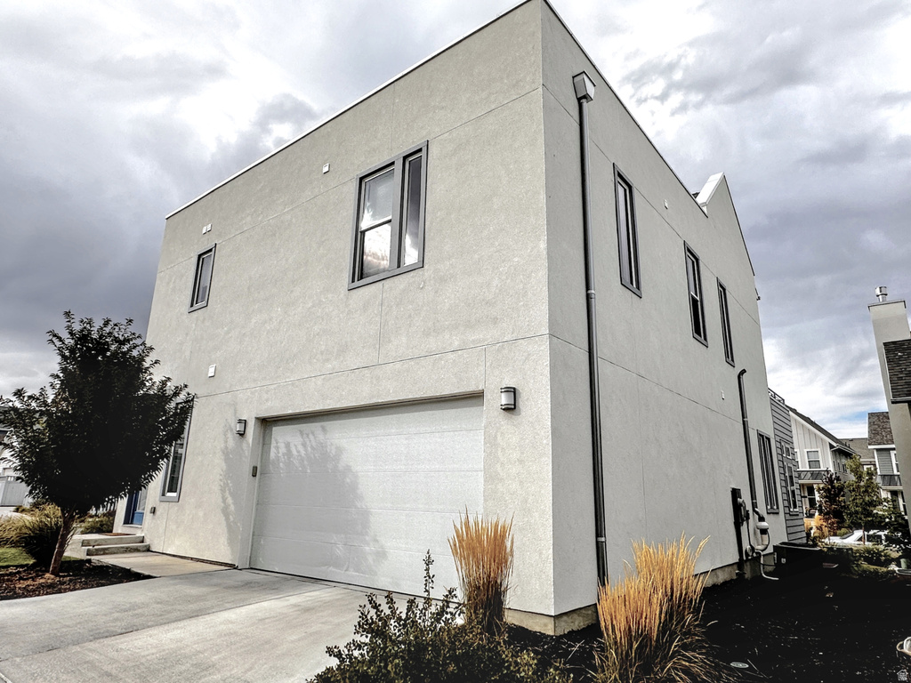 6831 W MEADOW GRASS DR South Jordan, UT 84009