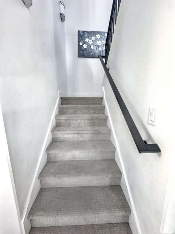 6831 W MEADOW GRASS DR South Jordan, UT 84009