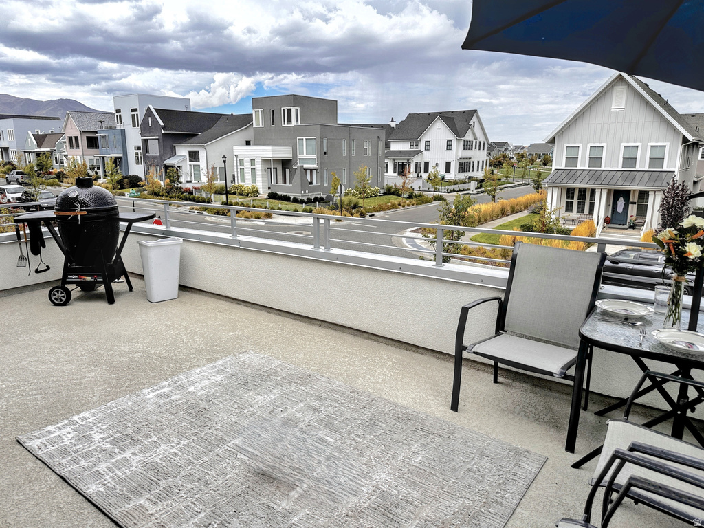 6831 W MEADOW GRASS DR South Jordan, UT 84009