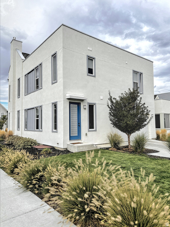 6831 W MEADOW GRASS DR South Jordan, UT 84009