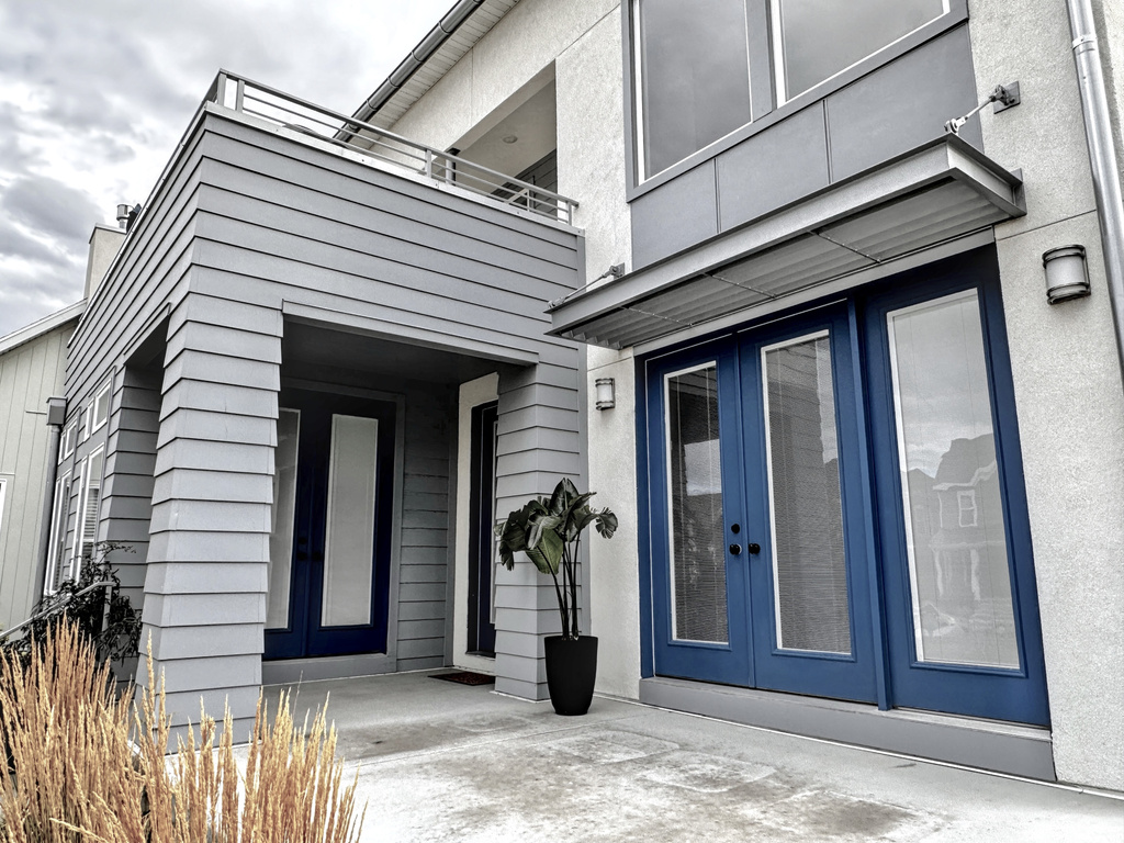 6831 W MEADOW GRASS DR South Jordan, UT 84009