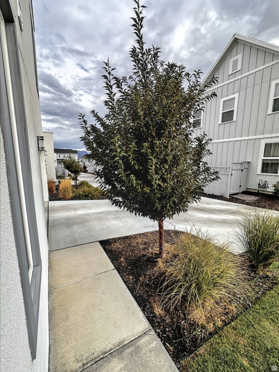 6831 W MEADOW GRASS DR South Jordan, UT 84009