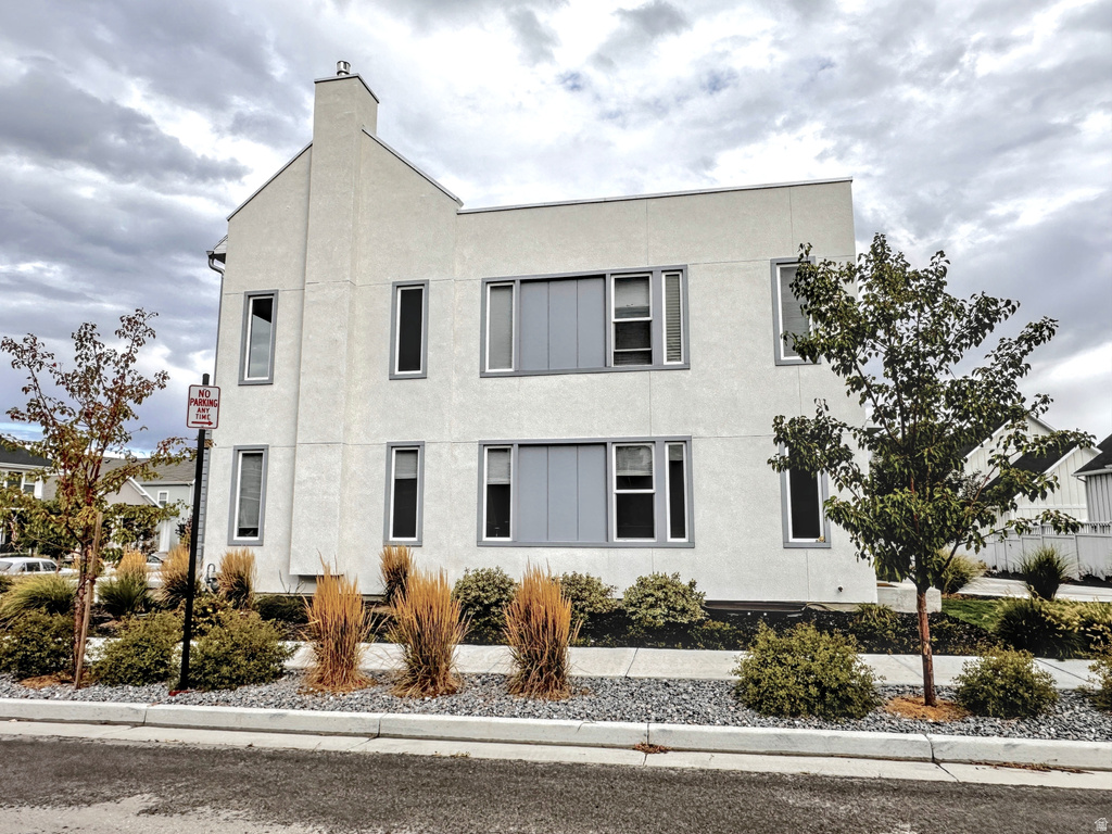 6831 W MEADOW GRASS DR South Jordan, UT 84009