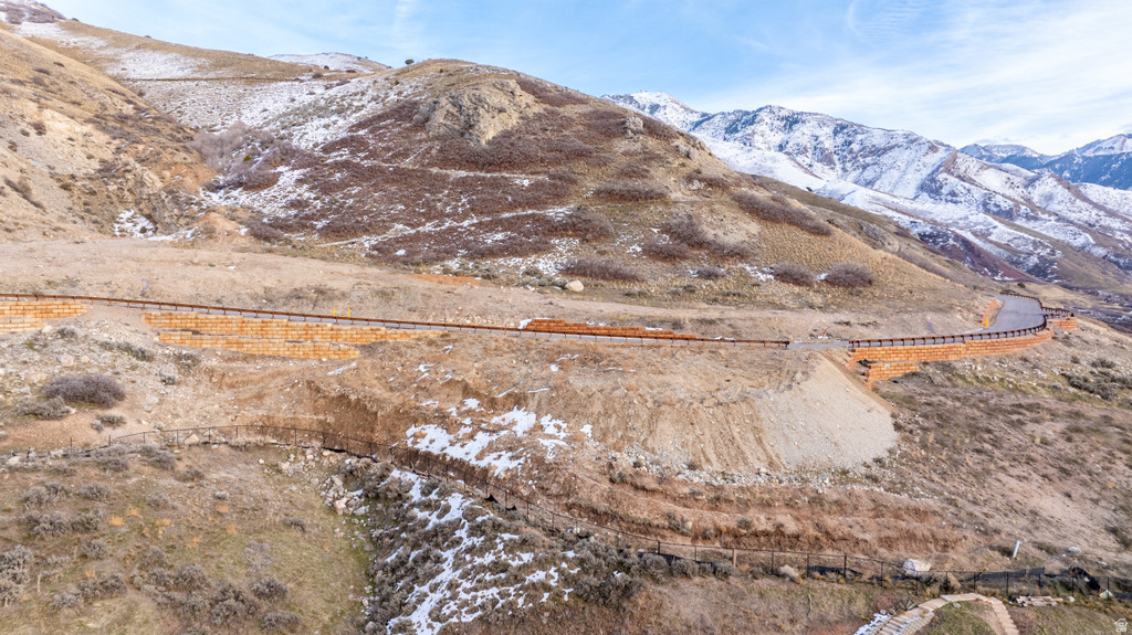 2438 S CANNON POINT DR Salt Lake City, UT 84109