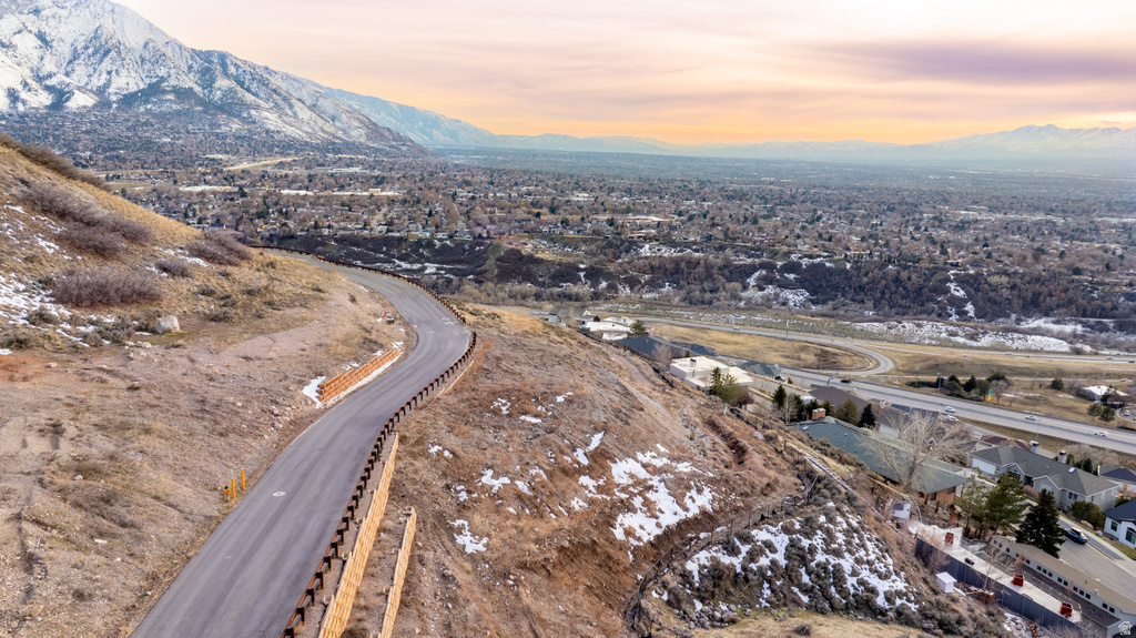 2438 S CANNON POINT DR Salt Lake City, UT 84109