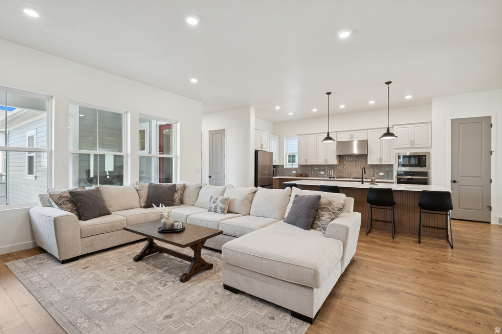 6932 W DOCKSIDER DR South Jordan, UT 84009