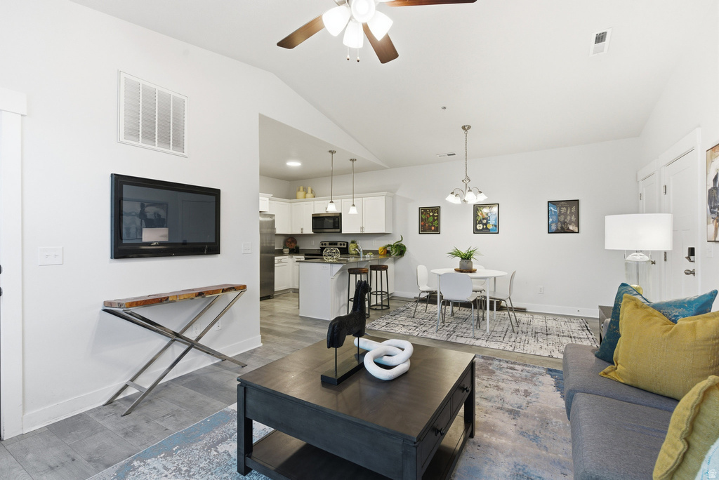 936 W BIG BEN LN #301 Saratoga Springs, UT 84045