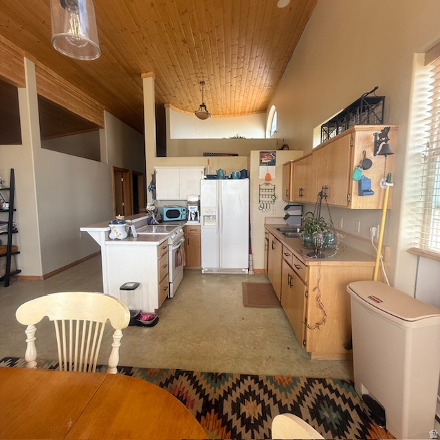 256 S 300 E Blanding, UT 84511