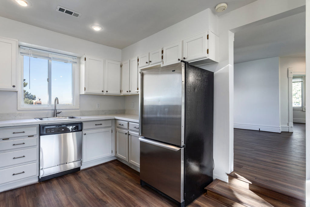 1260 E EMERSON AVE Salt Lake City, UT 84105