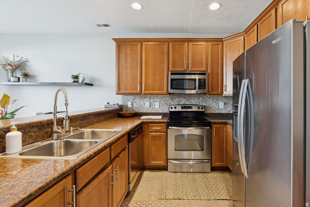 908 HALSTEAD DR North Salt Lake, UT 84054