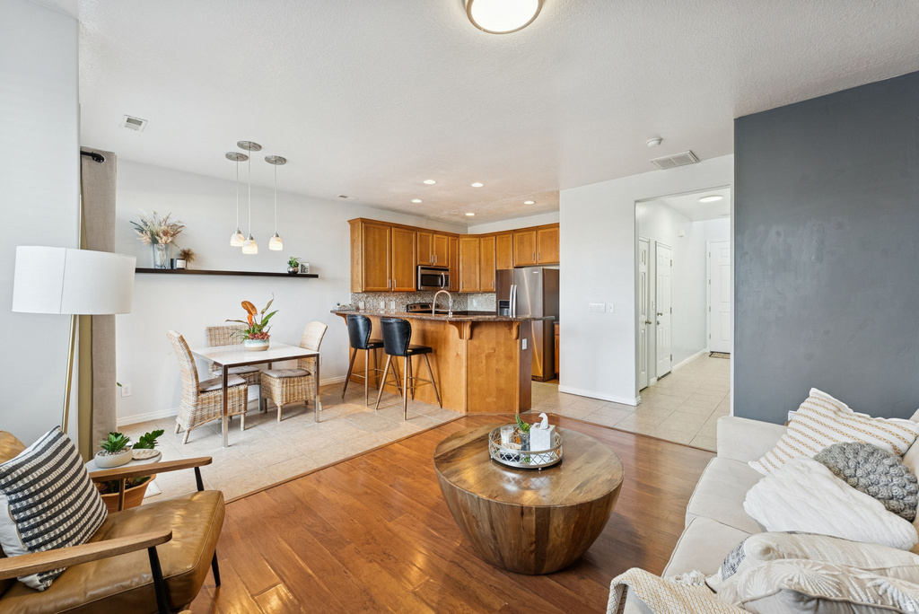 908 HALSTEAD DR North Salt Lake, UT 84054