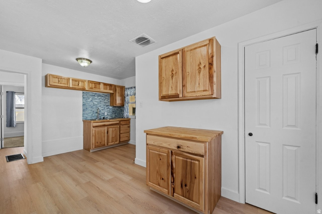 121 S LAKEVIEW DR Clearfield, UT 84015