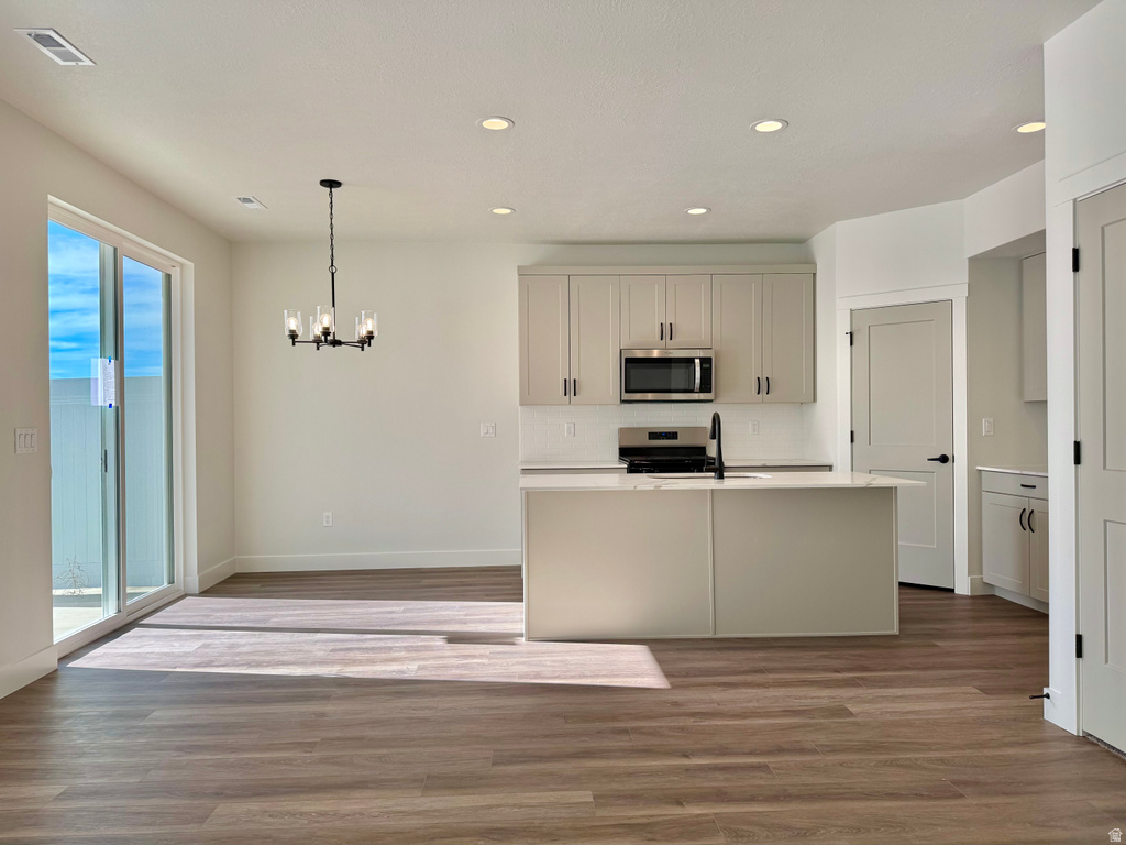 2793 W 2775 N Plain City, UT 84404