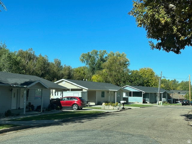 4045 S HILLCREST CIR South Ogden, UT 84405