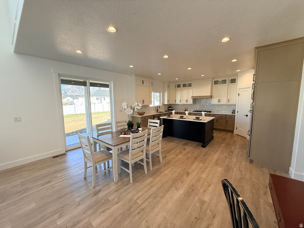 2508 W 3000 N Farr West, UT 84404