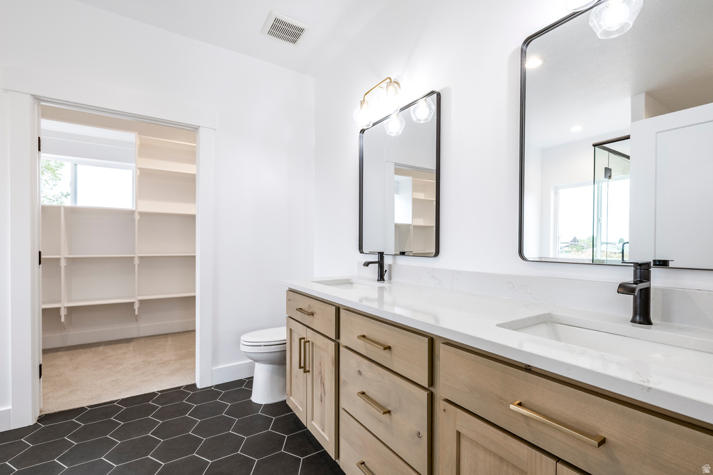 2508 W 3000 N Farr West, UT 84404