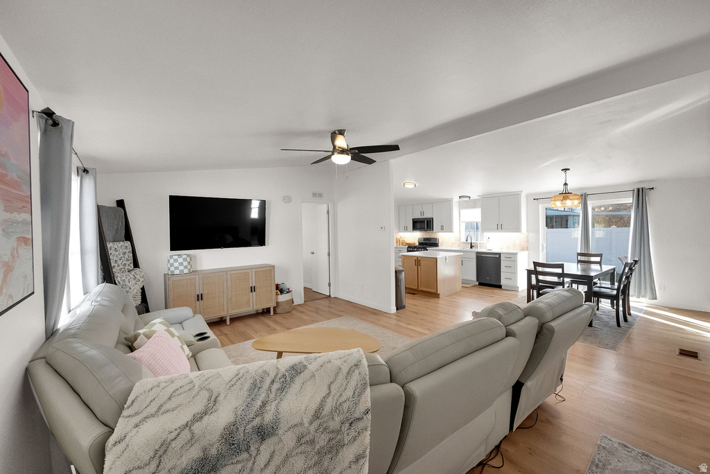 283 E PIONEER AVE Sandy, UT 84070