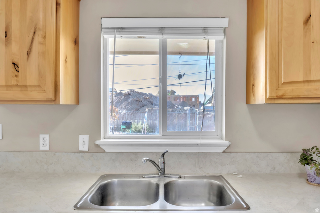 7340 S COTTONWOOD ST Midvale, UT 84047